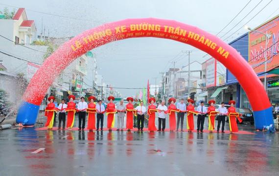 Thông xe công trình đường Trần Hoàng Na